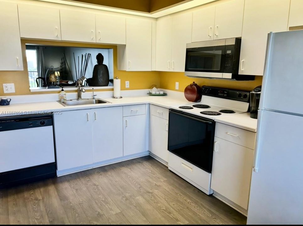 Vendido Recientemente: $214,000 (2 camas, 2 baños, 1207 Pies cuadrados)