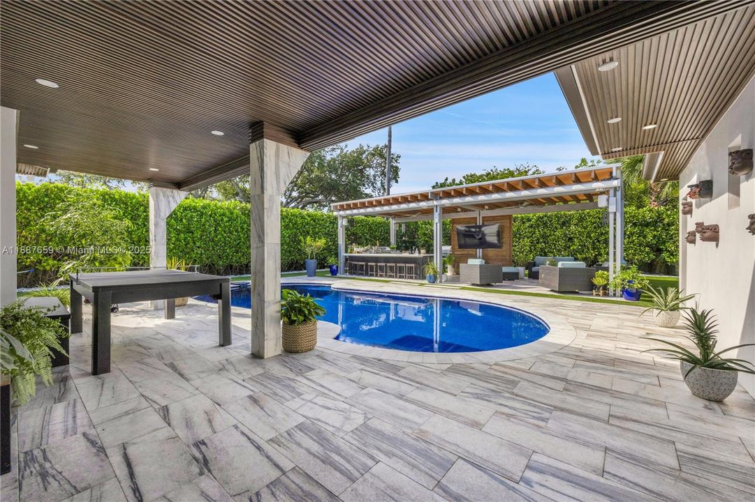 For Sale: $1,299,000 (3 beds, 3 baths, 1726 Square Feet)