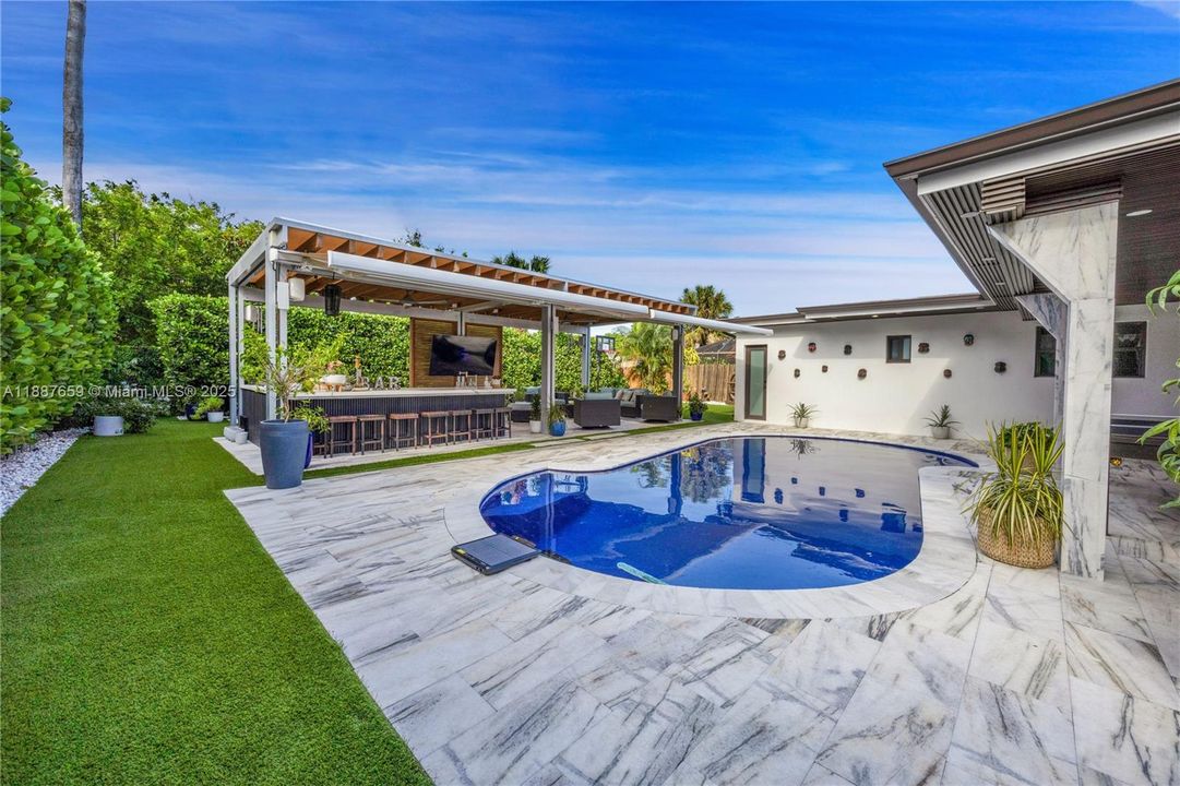 For Sale: $1,299,000 (3 beds, 3 baths, 1726 Square Feet)