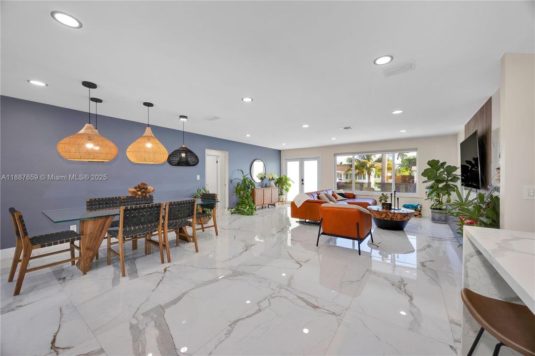 For Sale: $1,299,000 (3 beds, 3 baths, 1726 Square Feet)