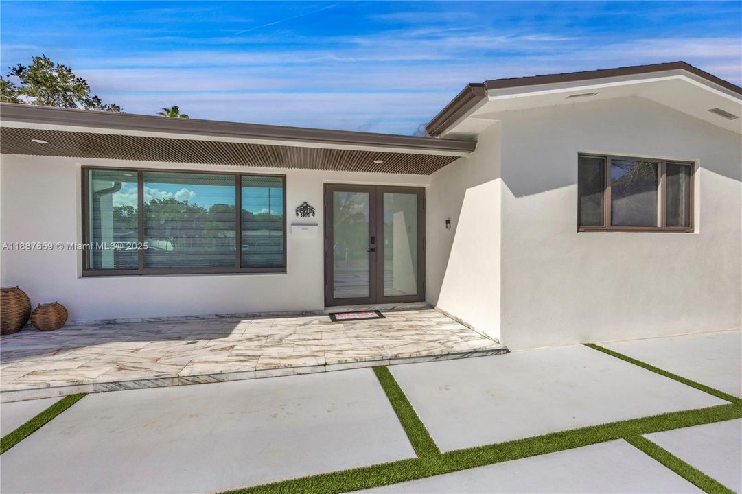 For Sale: $1,299,000 (3 beds, 3 baths, 1726 Square Feet)