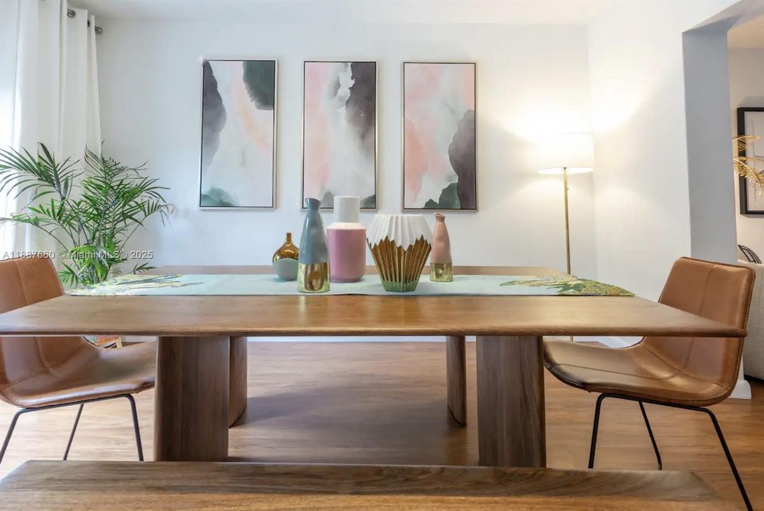 For Sale: $895,000 (2 beds, 2 baths, 1259 Square Feet)