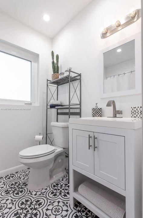 For Sale: $895,000 (2 beds, 2 baths, 1259 Square Feet)