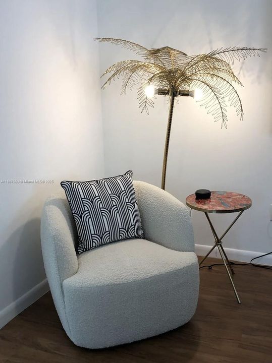 For Sale: $895,000 (2 beds, 2 baths, 1259 Square Feet)