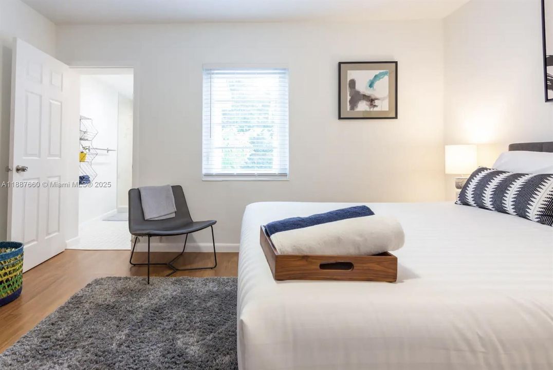 For Sale: $895,000 (2 beds, 2 baths, 1259 Square Feet)