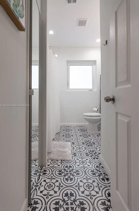 For Sale: $895,000 (2 beds, 2 baths, 1259 Square Feet)