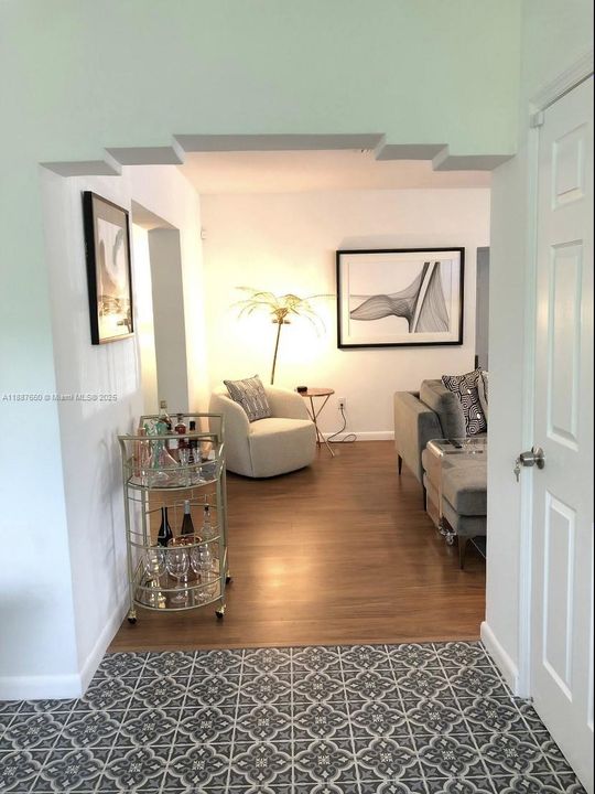 For Sale: $895,000 (2 beds, 2 baths, 1259 Square Feet)