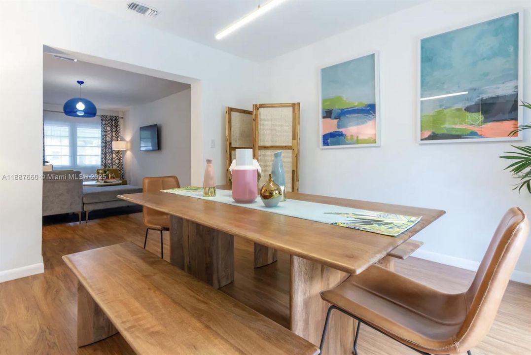 For Sale: $895,000 (2 beds, 2 baths, 1259 Square Feet)