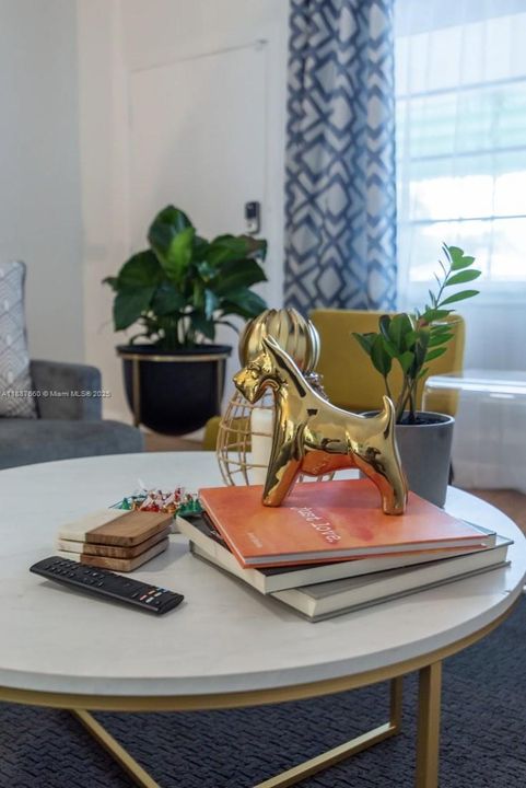 For Sale: $895,000 (2 beds, 2 baths, 1259 Square Feet)