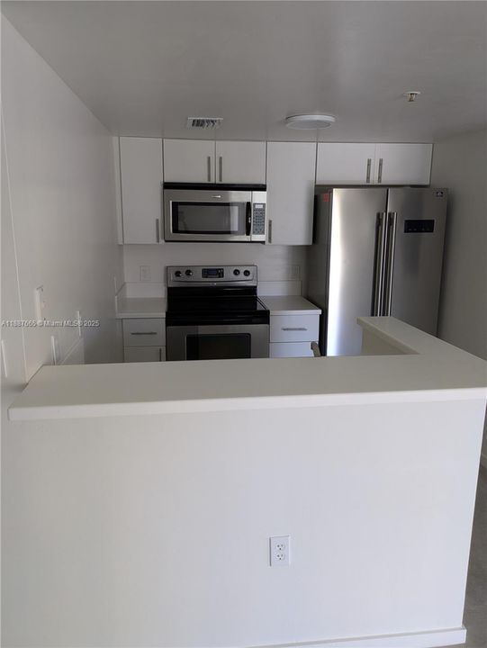 Под контрактом: $292,900 (1 спален, 2 ванн, 0 Квадратных фут)