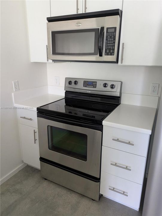 Под контрактом: $292,900 (1 спален, 2 ванн, 0 Квадратных фут)