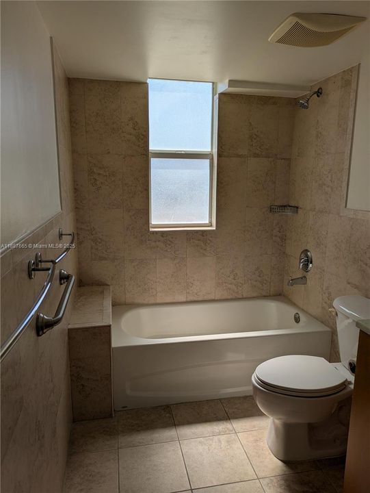 Под контрактом: $292,900 (1 спален, 2 ванн, 0 Квадратных фут)