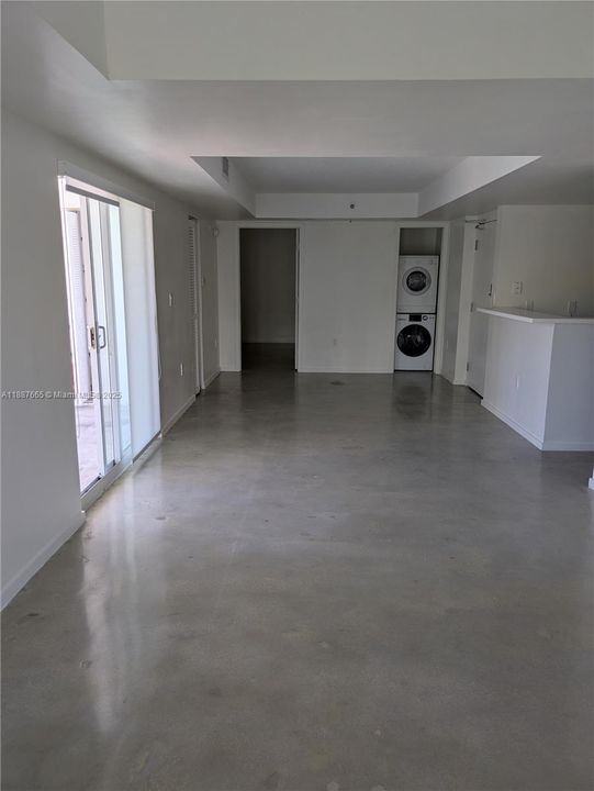 Под контрактом: $292,900 (1 спален, 2 ванн, 0 Квадратных фут)