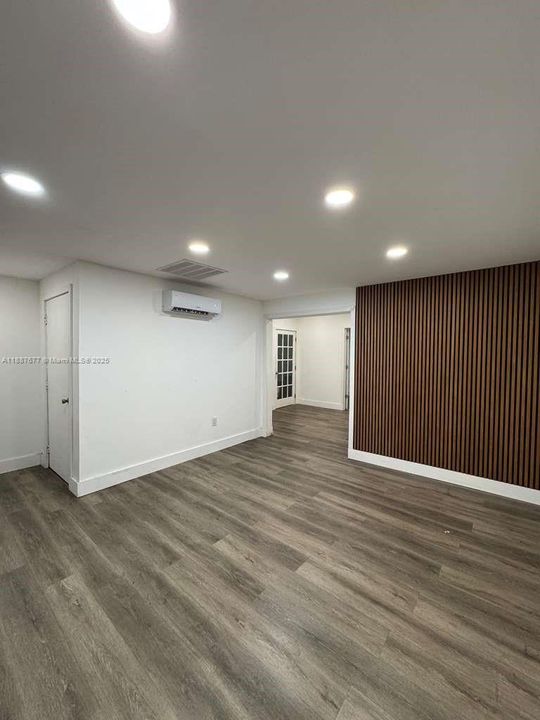 出租: $18 (0 贝兹, 0 浴室, 0 平方英尺)