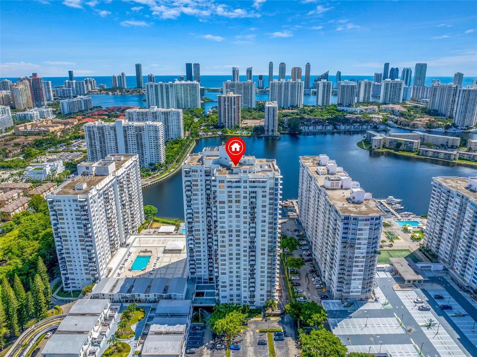 待售: $199,000 (2 贝兹, 2 浴室, 1073 平方英尺)