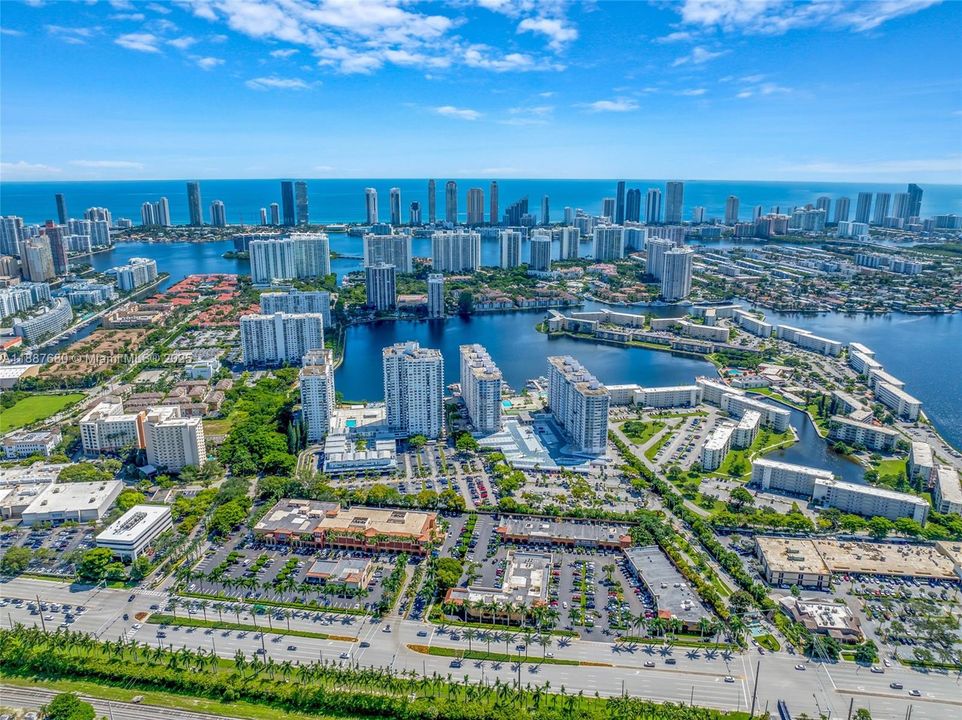 待售: $199,000 (2 贝兹, 2 浴室, 1073 平方英尺)