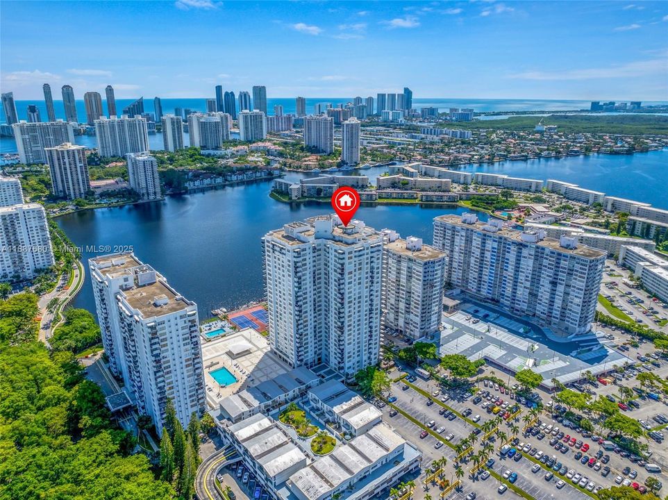 待售: $199,000 (2 贝兹, 2 浴室, 1073 平方英尺)