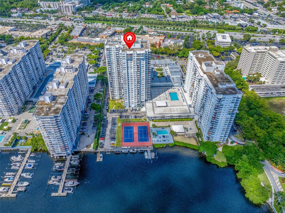 待售: $199,000 (2 贝兹, 2 浴室, 1073 平方英尺)