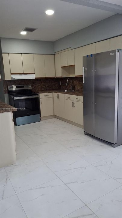 Недавно арендовано: $3,500 (3 спален, 3 ванн, 2152 Квадратных фут)