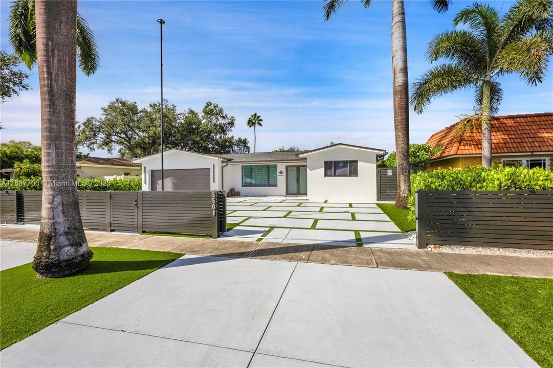 For Rent: $10,000 (3 beds, 3 baths, 1726 Square Feet)