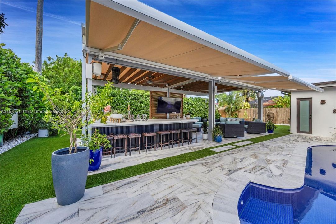 For Rent: $10,000 (3 beds, 3 baths, 1726 Square Feet)