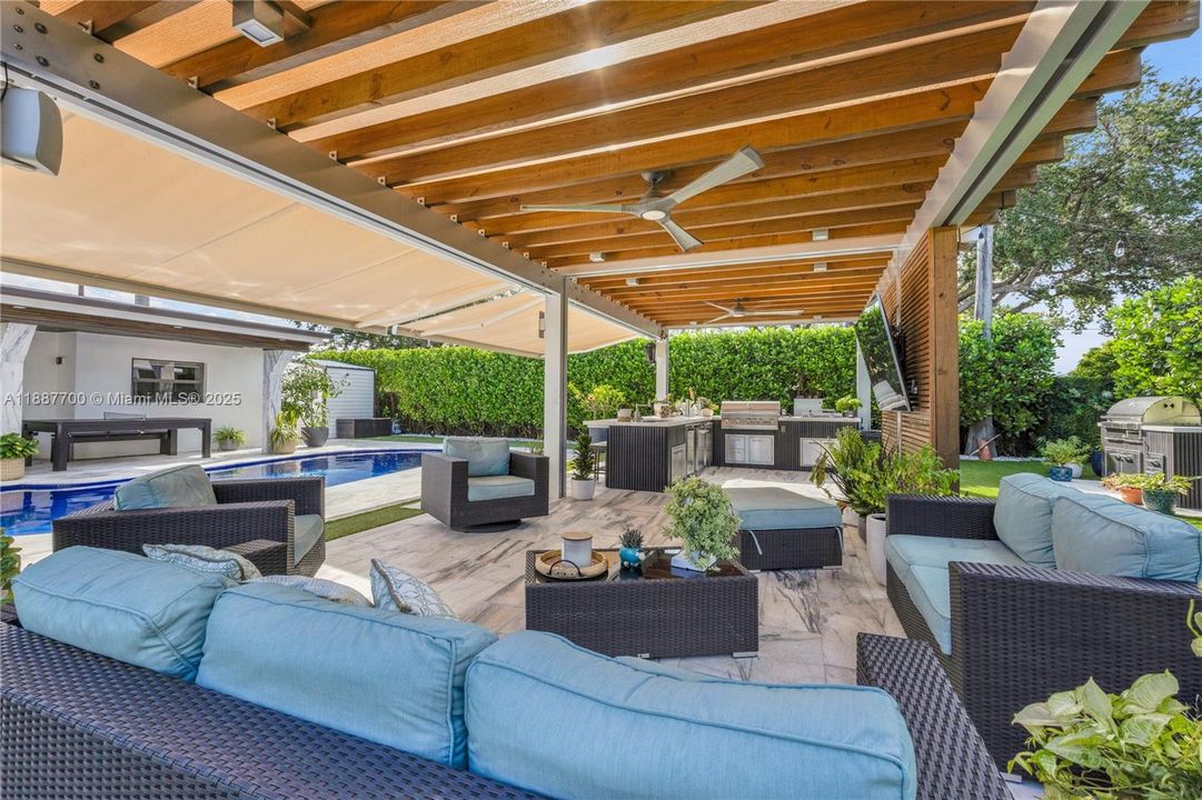 For Rent: $10,000 (3 beds, 3 baths, 1726 Square Feet)