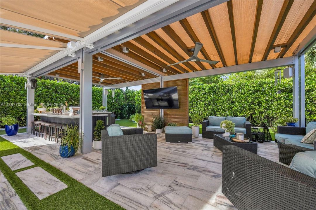 For Rent: $10,000 (3 beds, 3 baths, 1726 Square Feet)