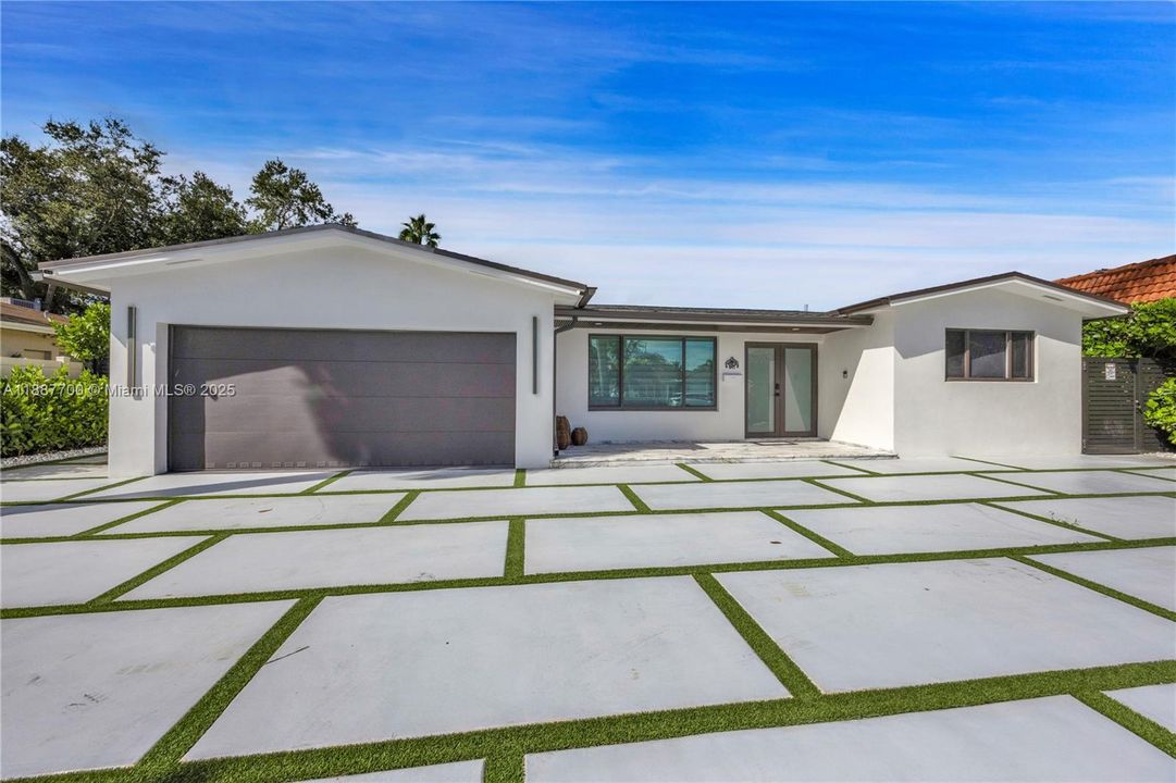 For Rent: $10,000 (3 beds, 3 baths, 1726 Square Feet)