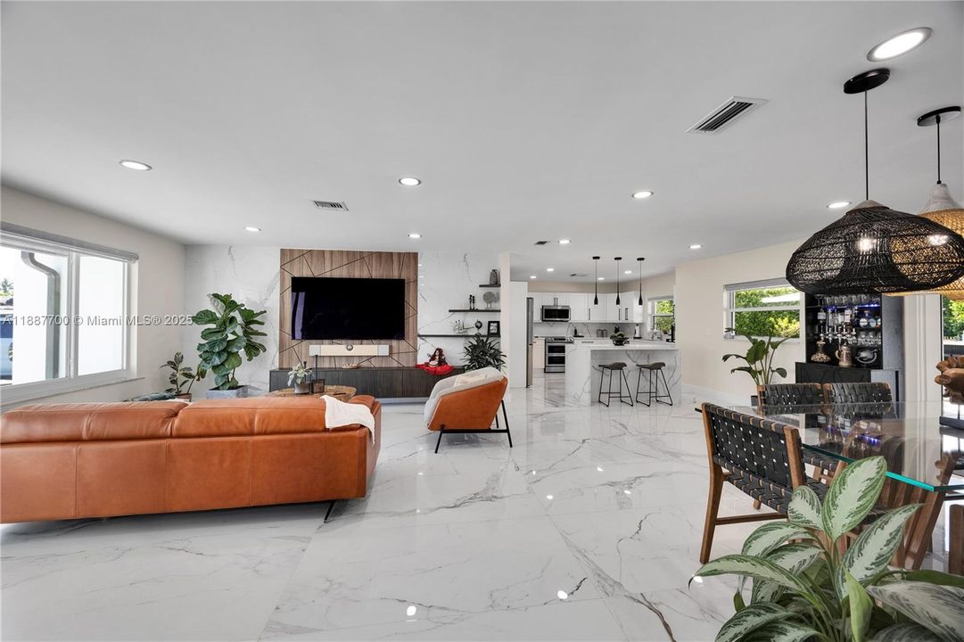 For Rent: $10,000 (3 beds, 3 baths, 1726 Square Feet)