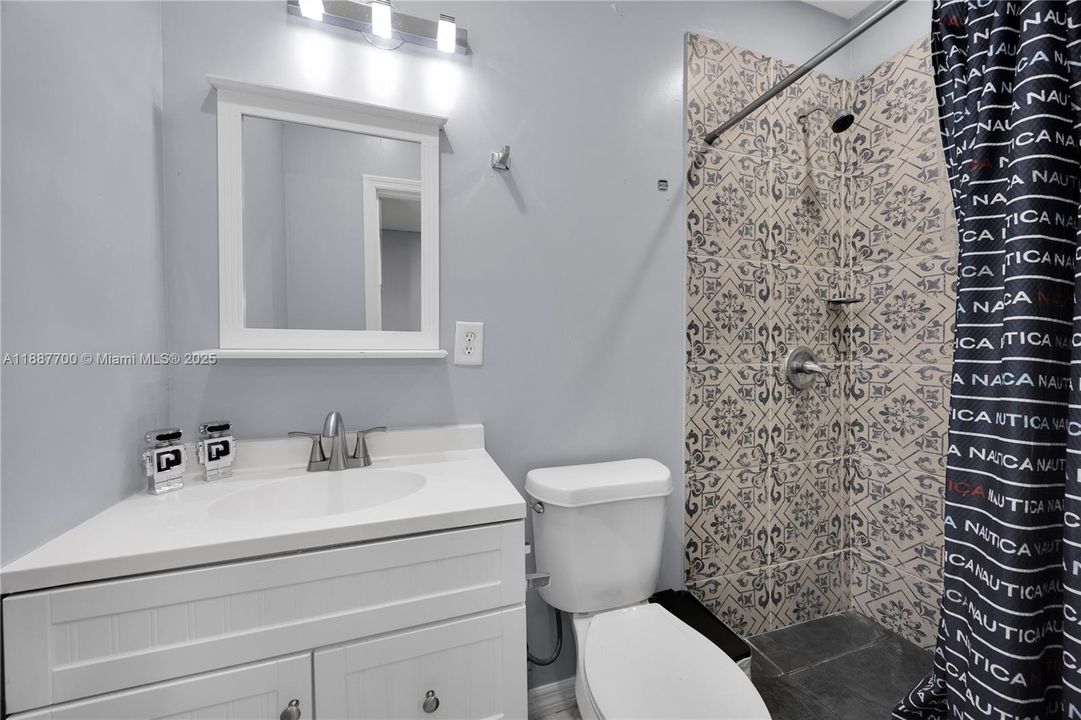 For Rent: $10,000 (3 beds, 3 baths, 1726 Square Feet)