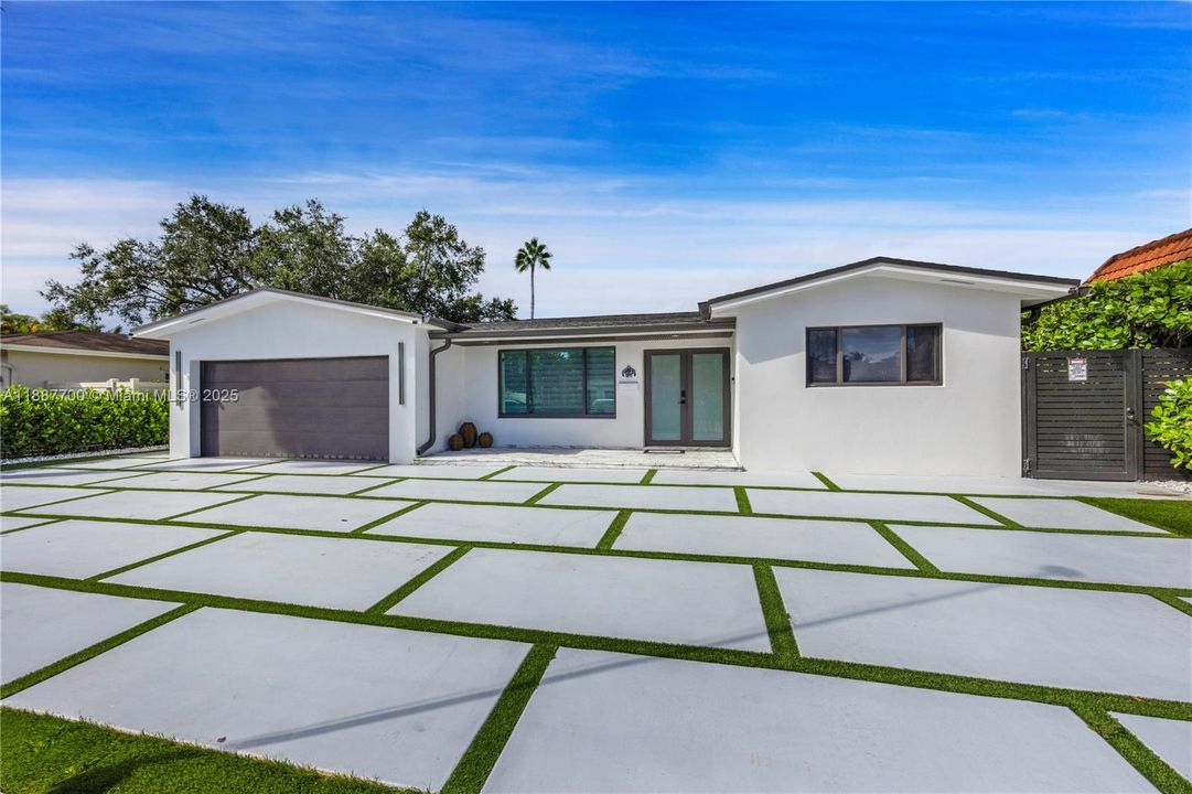 For Rent: $10,000 (3 beds, 3 baths, 1726 Square Feet)