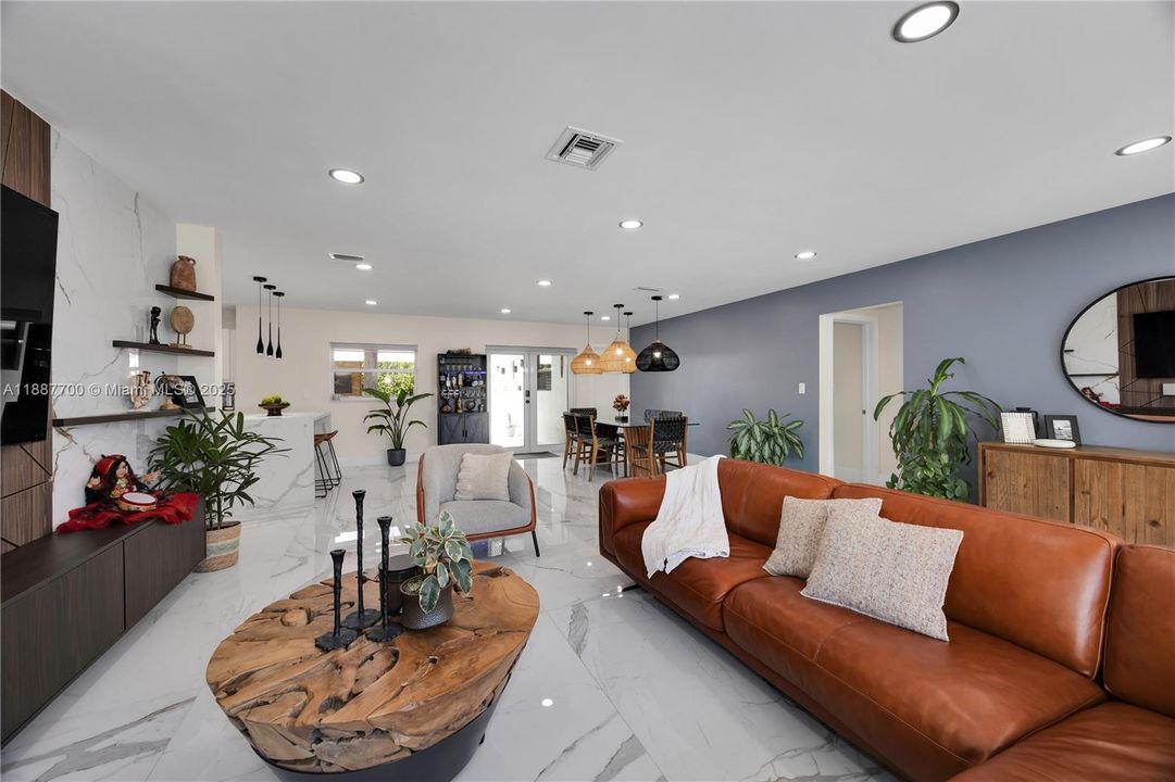 For Rent: $10,000 (3 beds, 3 baths, 1726 Square Feet)