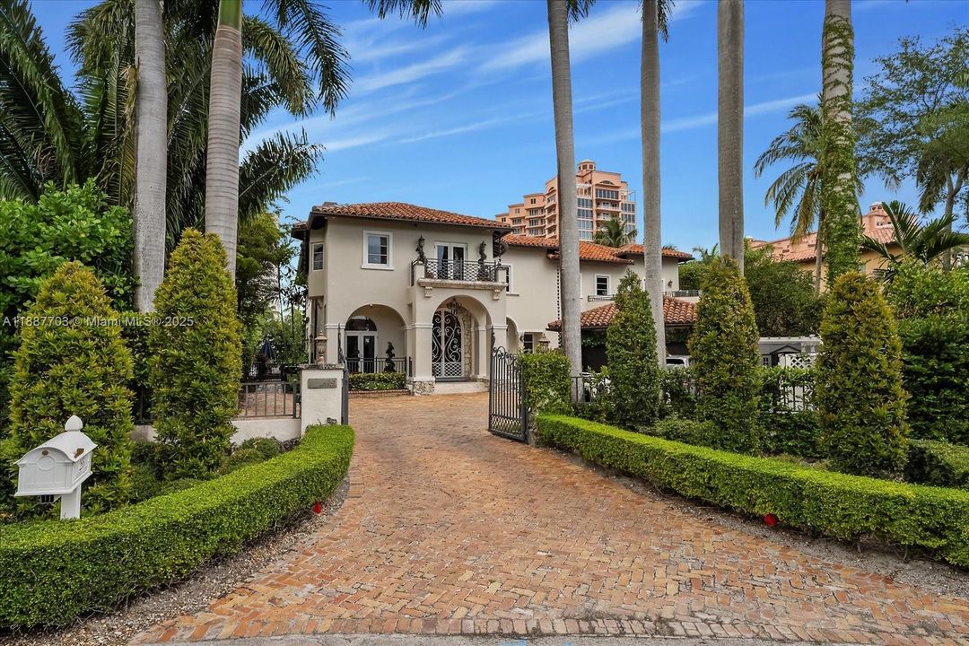 待售: $12,900,000 (6 贝兹, 7 浴室, 5064 平方英尺)