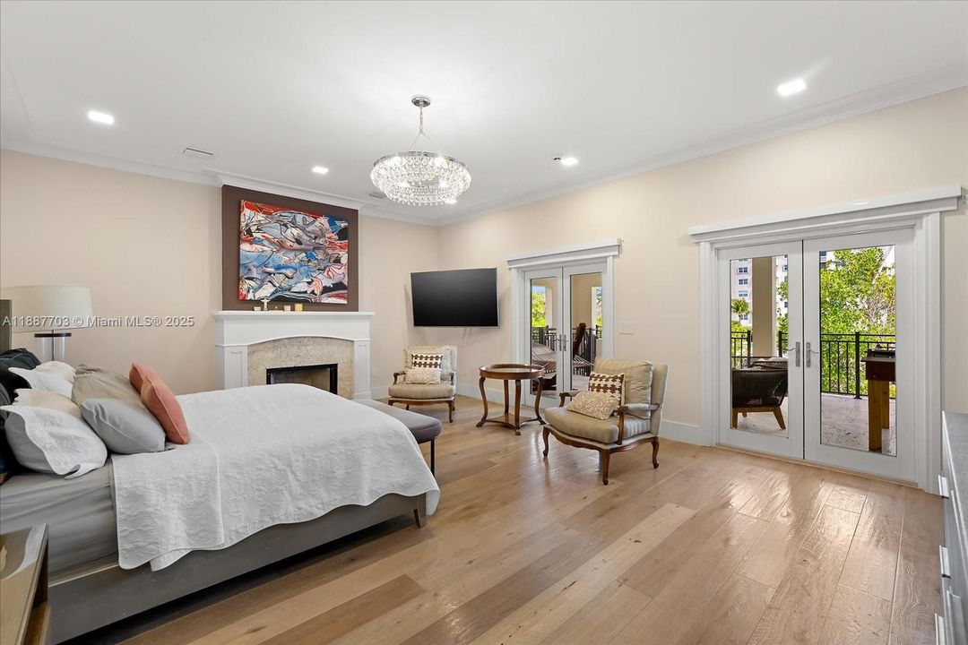 待售: $12,900,000 (6 贝兹, 7 浴室, 5064 平方英尺)