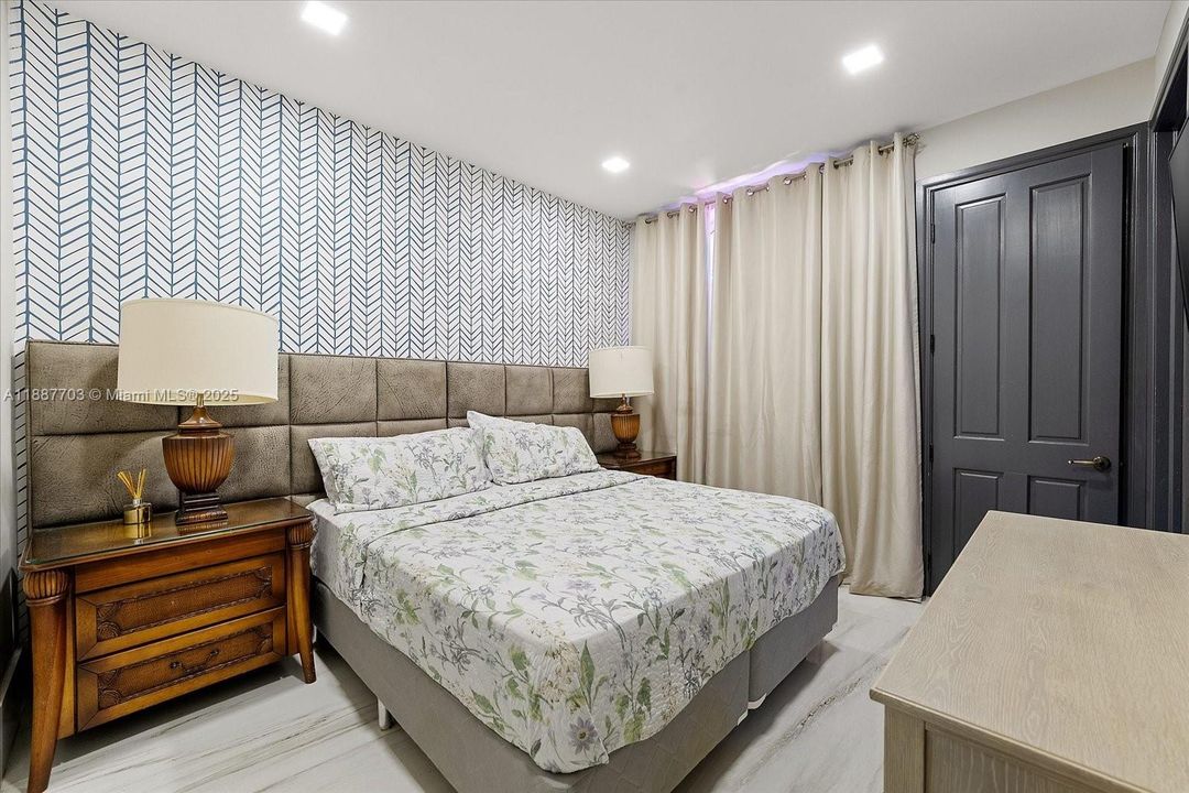 待售: $12,900,000 (6 贝兹, 7 浴室, 5064 平方英尺)