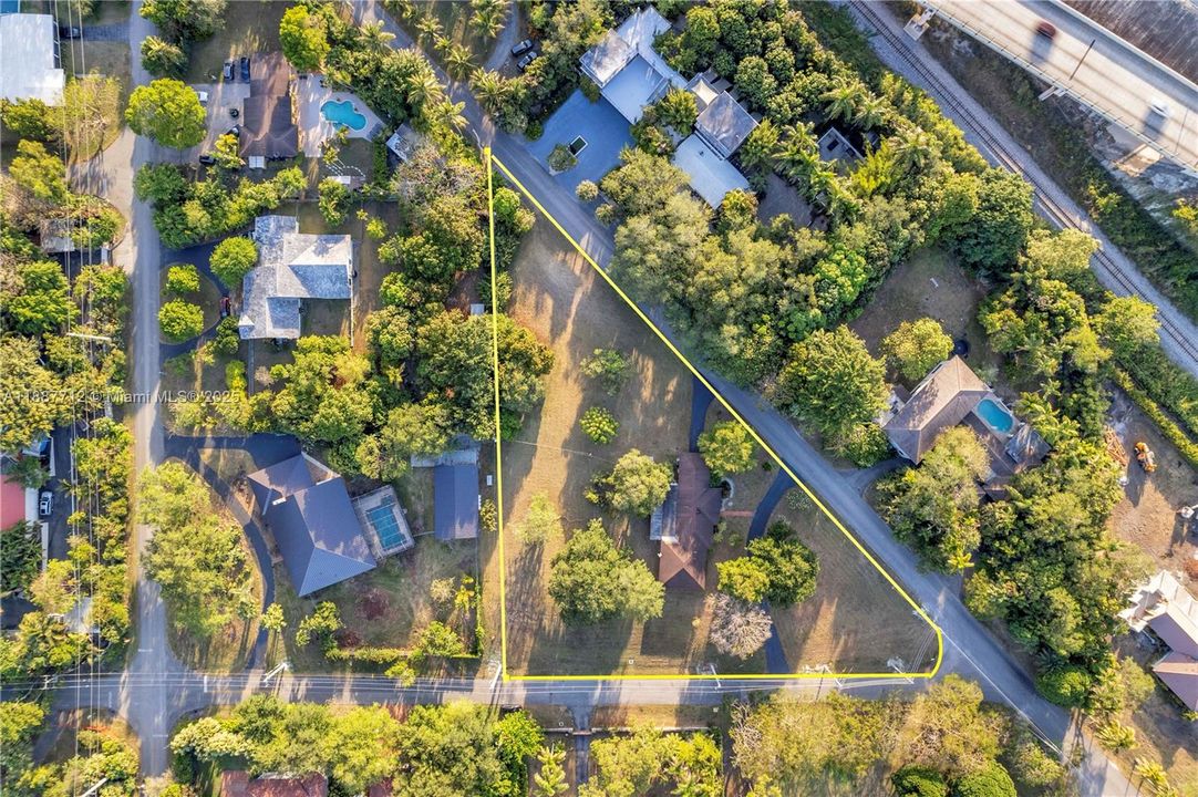 Active With Contract: $1,749,000 (3 beds, 2 baths, 1890 Square Feet)