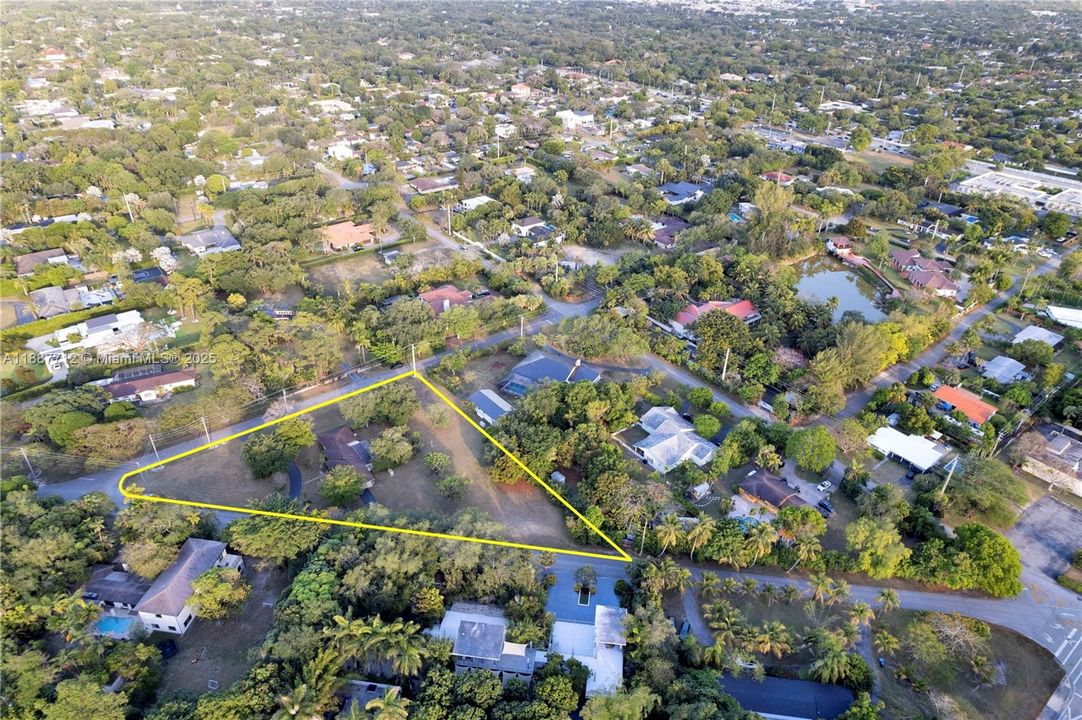 Active With Contract: $1,749,000 (3 beds, 2 baths, 1890 Square Feet)
