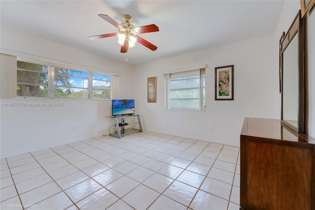 Active With Contract: $1,749,000 (3 beds, 2 baths, 1890 Square Feet)