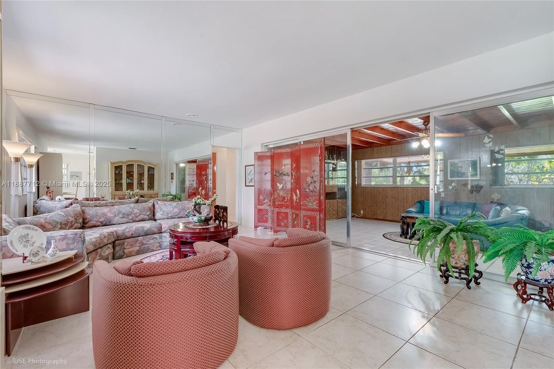 Active With Contract: $1,749,000 (3 beds, 2 baths, 1890 Square Feet)