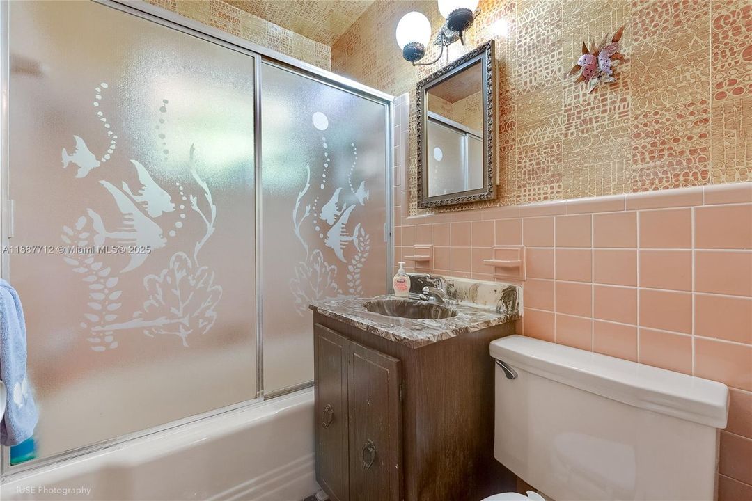 Active With Contract: $1,749,000 (3 beds, 2 baths, 1890 Square Feet)