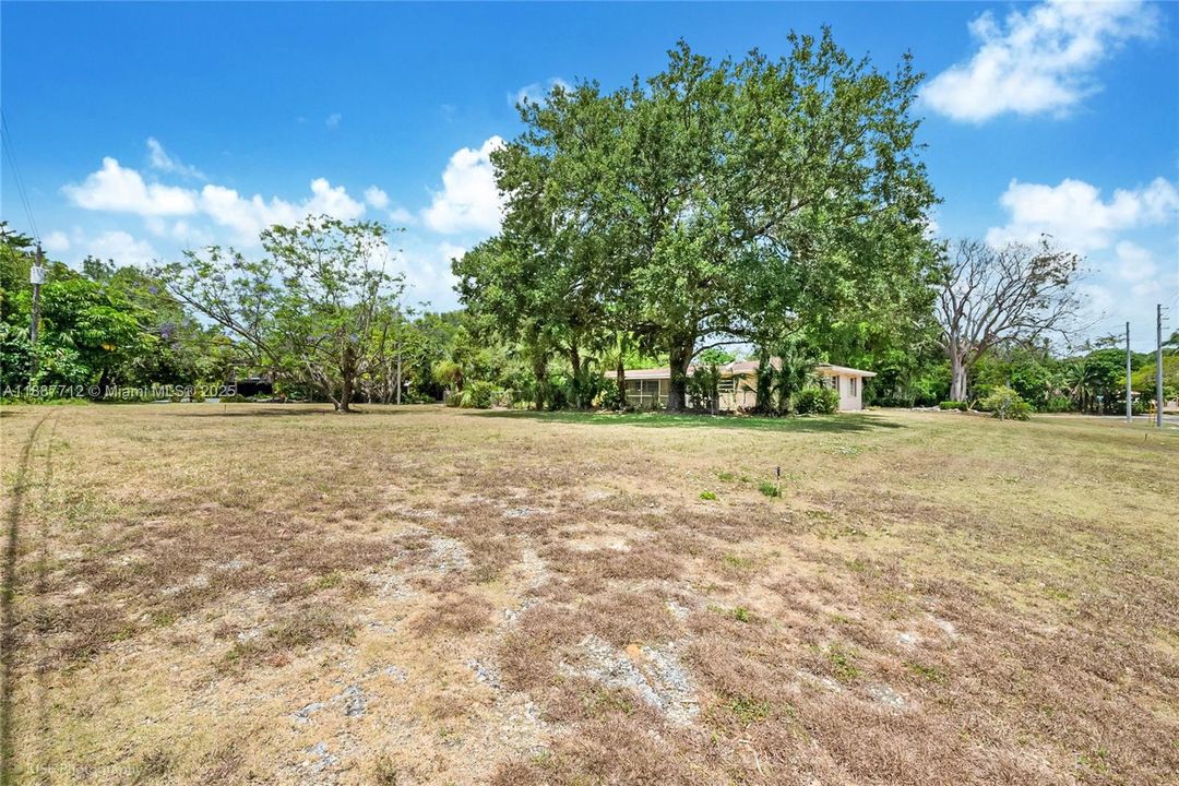 Active With Contract: $1,749,000 (3 beds, 2 baths, 1890 Square Feet)