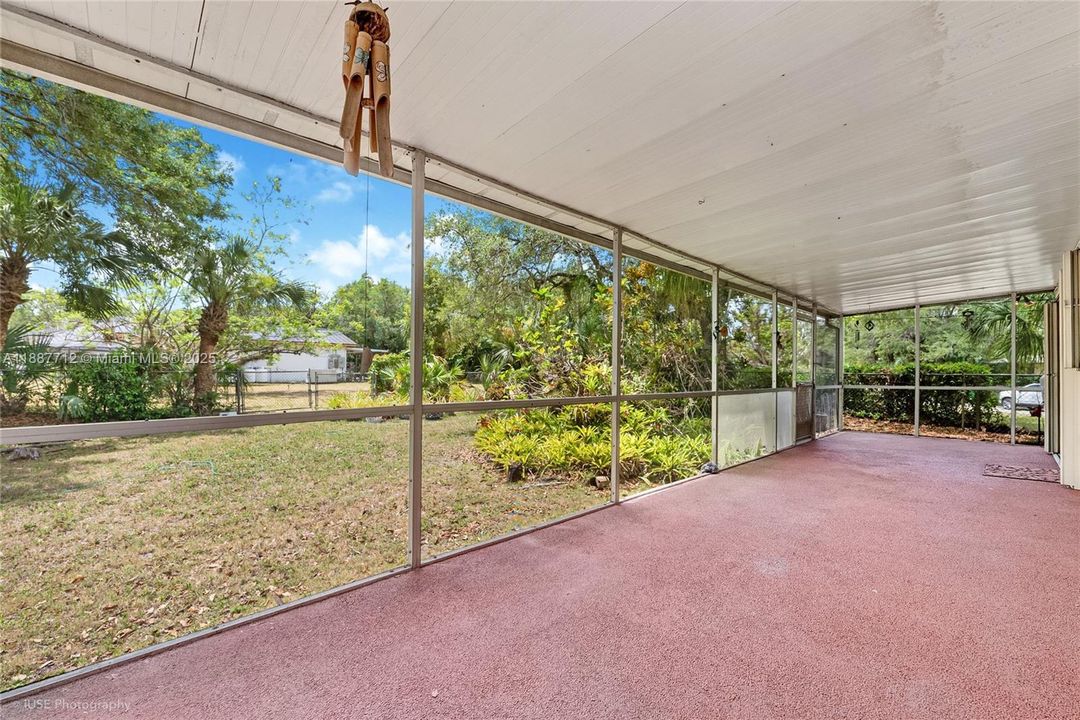 Active With Contract: $1,749,000 (3 beds, 2 baths, 1890 Square Feet)