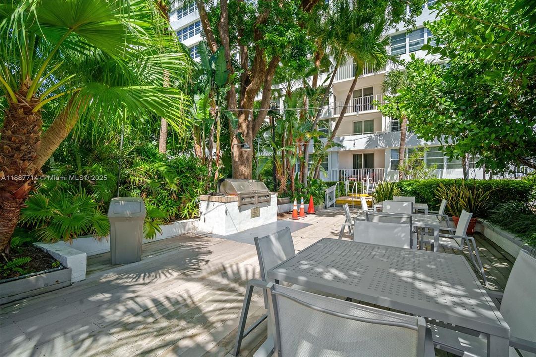 For Sale: $249,000 (1 beds, 1 baths, 1138 Square Feet)