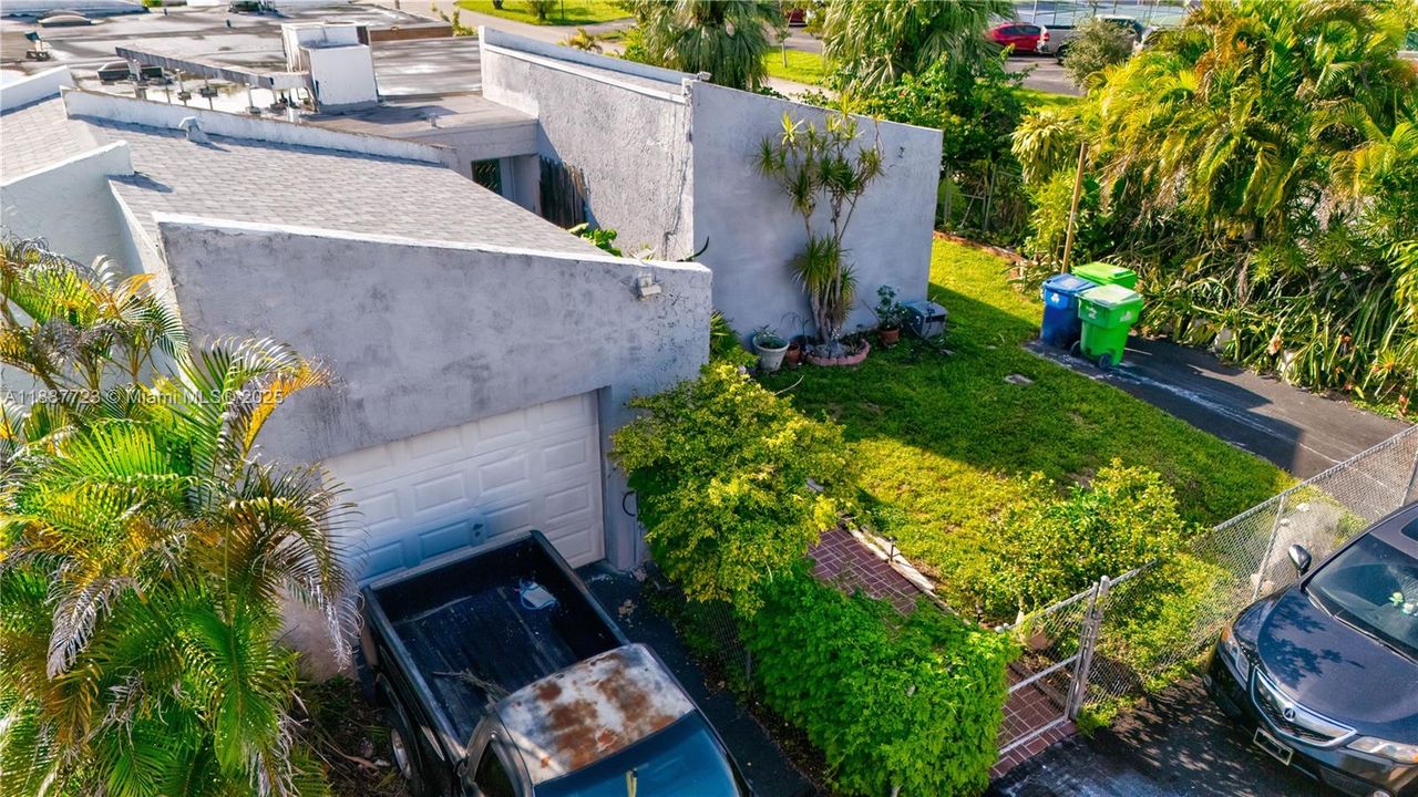 Recently Sold: $305,000 (3 beds, 2 baths, 1620 Square Feet)