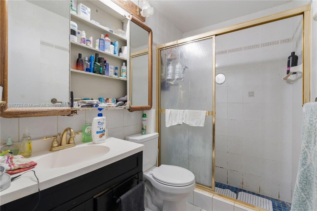 Recently Sold: $305,000 (3 beds, 2 baths, 1620 Square Feet)