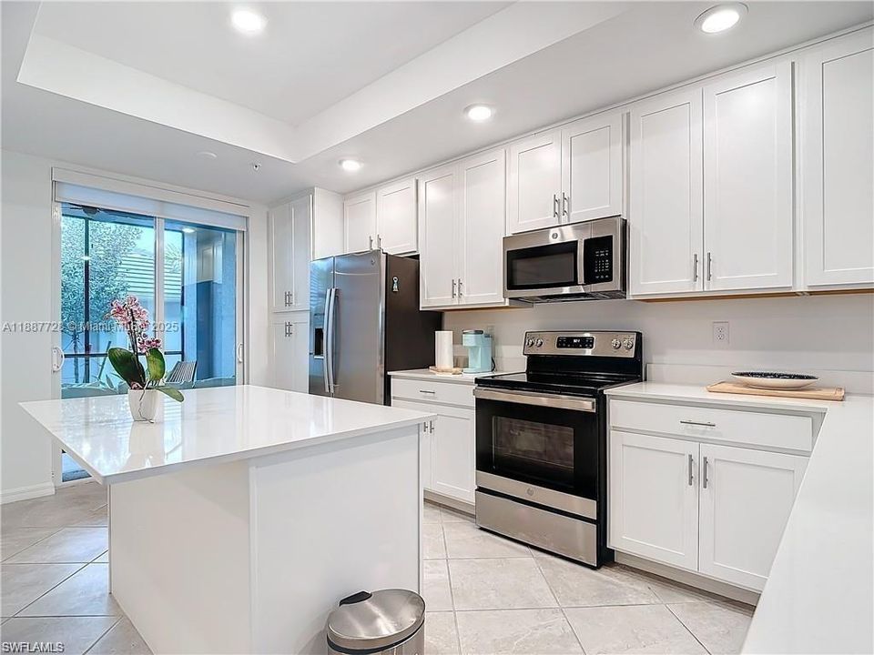 For Sale: $315,000 (2 beds, 2 baths, 1355 Square Feet)