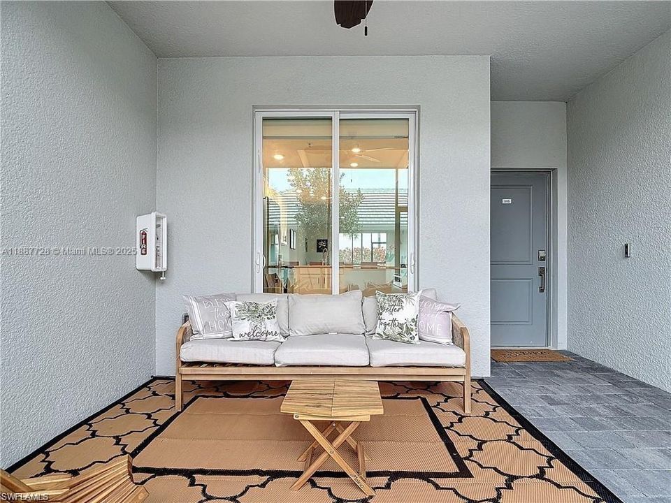 For Sale: $315,000 (2 beds, 2 baths, 1355 Square Feet)