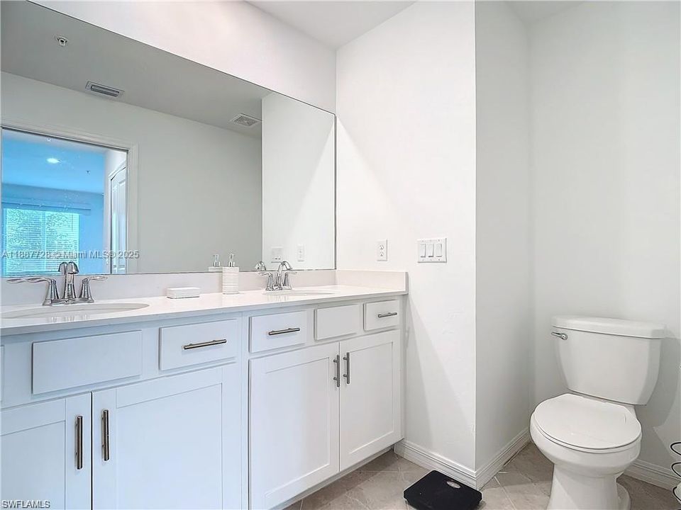 For Sale: $315,000 (2 beds, 2 baths, 1355 Square Feet)