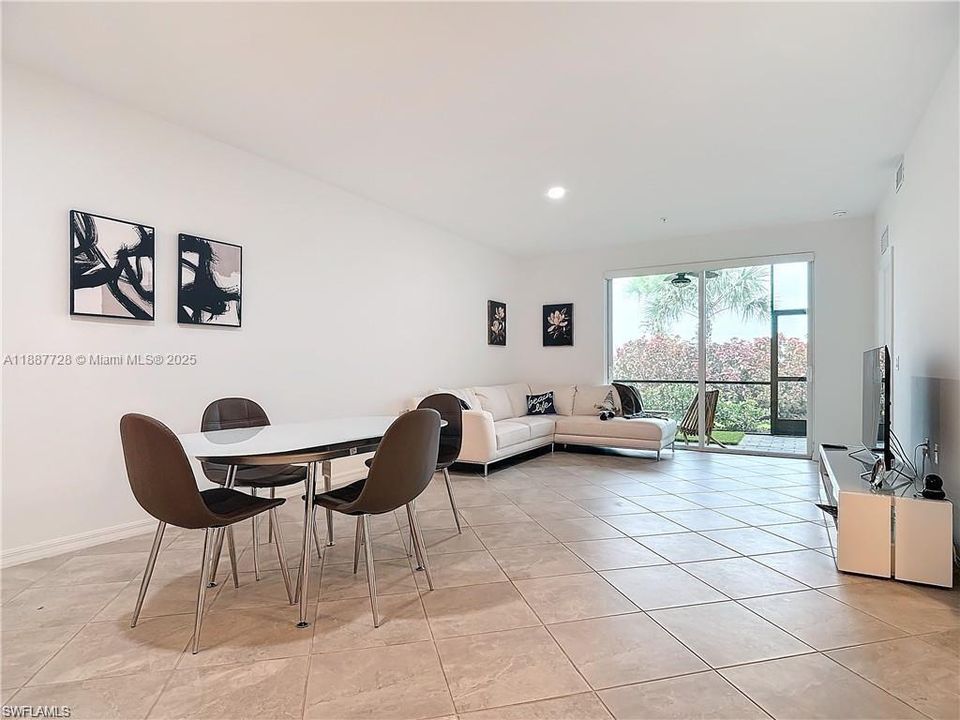 For Sale: $315,000 (2 beds, 2 baths, 1355 Square Feet)