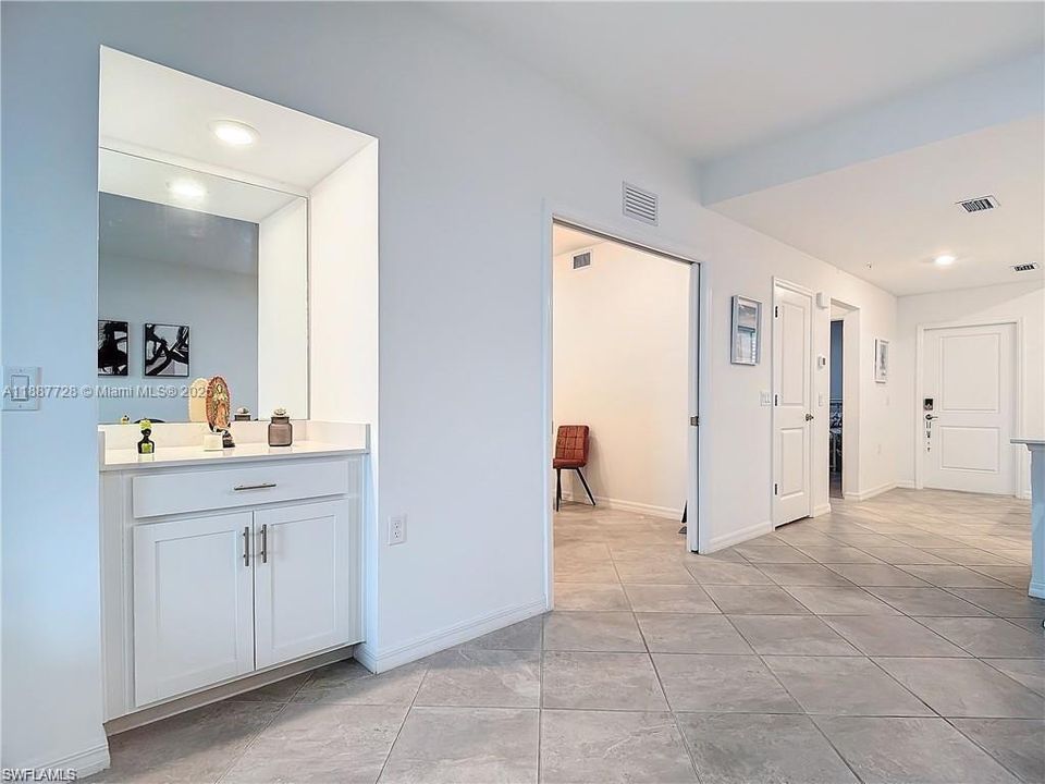 For Sale: $315,000 (2 beds, 2 baths, 1355 Square Feet)